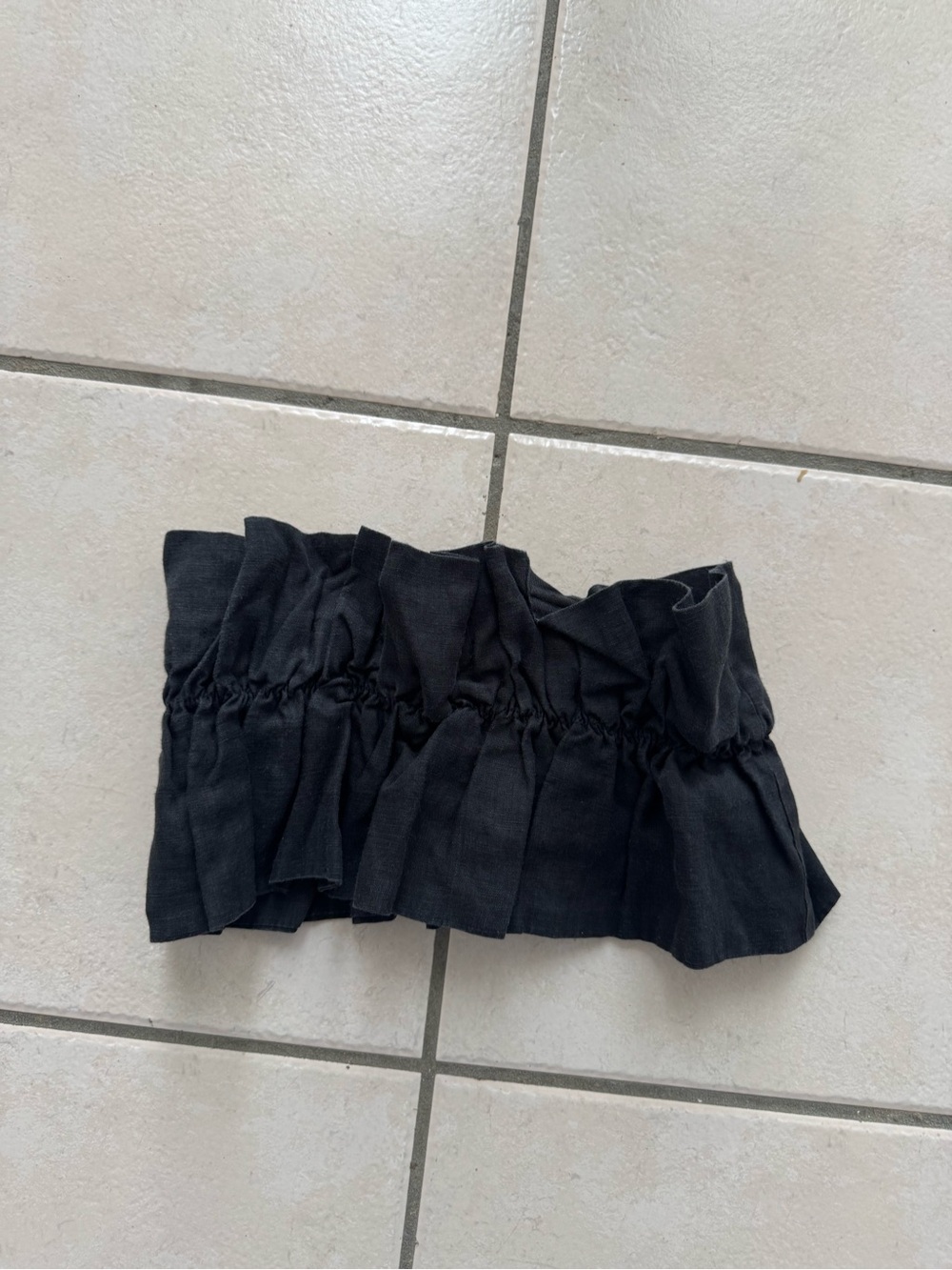 Black Ruffled Waistband Top Accent